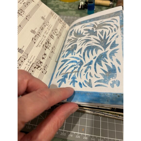 Junk Journal - All Men Are Liars - Picture 3 of 12